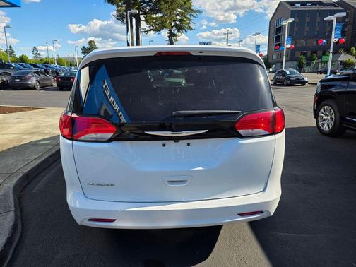 Bright White Clearcoat 2023 Chrysler Voyager LX