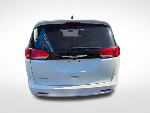 Bright White Clearcoat 2023 Chrysler Voyager LX