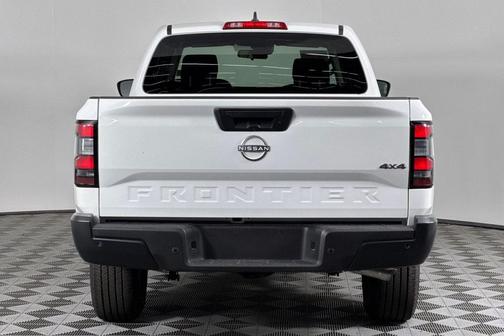 2023 Nissan Frontier S