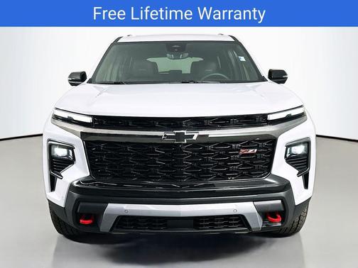 Polar White Tricoat 2026 Chevrolet Traverse AWD Z71