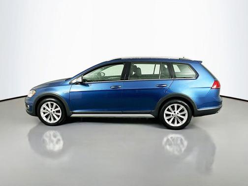 2017 Volkswagen Golf Alltrack TSI S