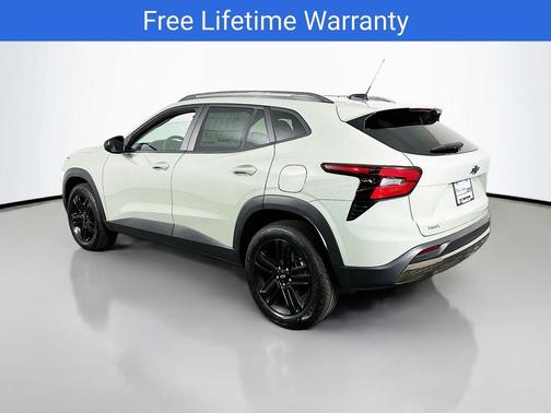 Cacti Green 2026 Chevrolet Trax FWD ACTIV
