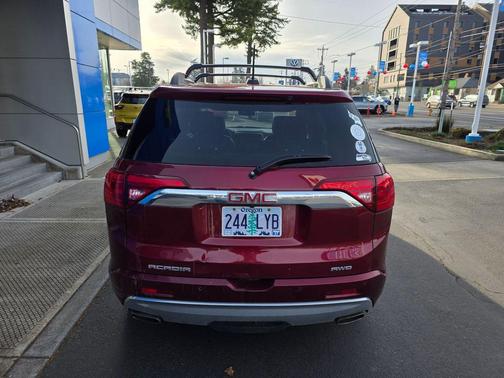 2017 GMC Acadia Denali