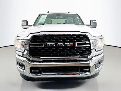 Bright White Clearcoat 2024 RAM 3500 Big Horn Crew Cab 4x4 8' Box