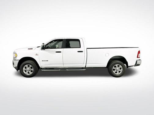 Bright White Clearcoat 2024 RAM 3500 Big Horn Crew Cab 4x4 8' Box
