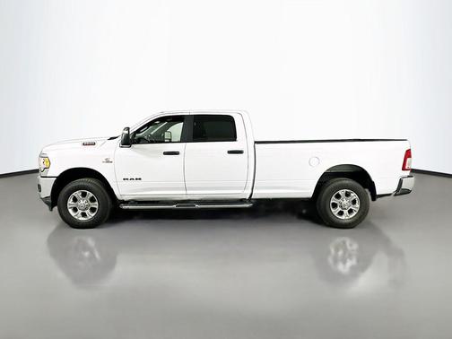 Bright White Clearcoat 2024 RAM 3500 Big Horn Crew Cab 4x4 8' Box