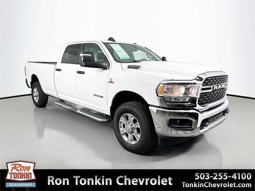 Bright White Clearcoat 2024 RAM 3500 Big Horn Crew Cab 4x4 8' Box