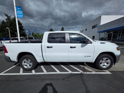 Bright White Clearcoat 2025 RAM 1500 Big Horn/Lone Star