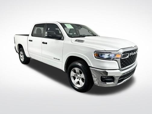 Bright White Clearcoat 2025 RAM 1500 Big Horn/Lone Star