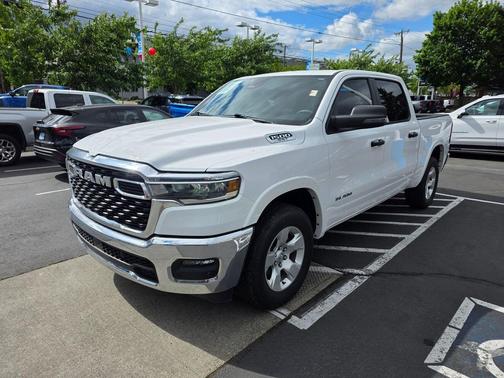 Bright White Clearcoat 2025 RAM 1500 Big Horn/Lone Star