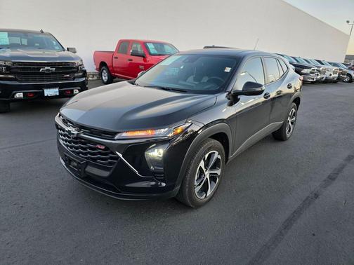 2025 Chevrolet Trax FWD 1RS