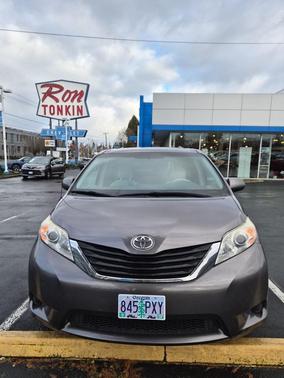 2011 Toyota Sienna LE