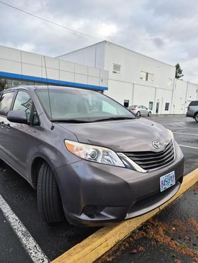 2011 Toyota Sienna LE