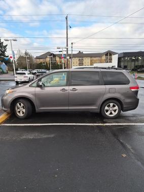 2011 Toyota Sienna LE