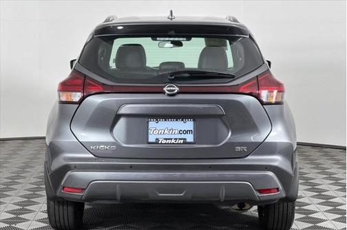 2022 Nissan Kicks SR