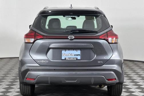 2022 Nissan Kicks SR