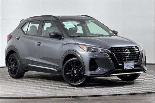 2022 Nissan Kicks SR