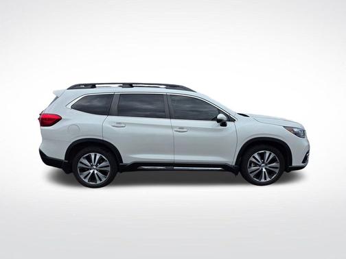 Crystal White Pearl 2022 Subaru Ascent Limited 7-Passenger