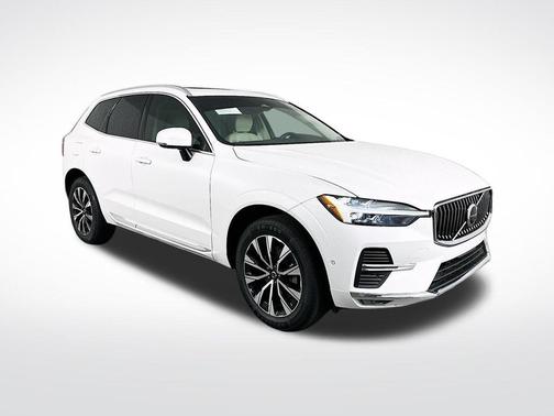 Crystal White Metallic 2023 Volvo XC60 B5 Plus Bright Theme