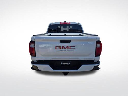 Summit White 2024 GMC Canyon Elevation