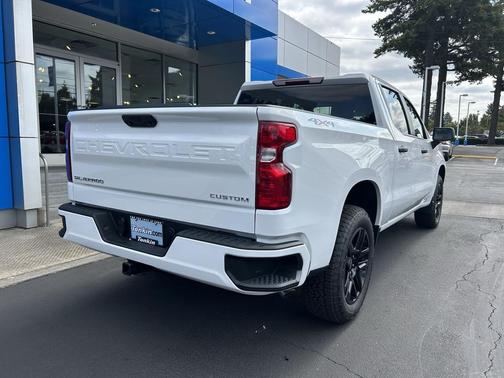 2025 Chevrolet Silverado 1500 Custom