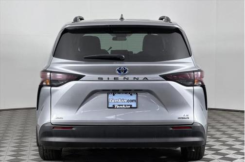 2023 Toyota Sienna LE