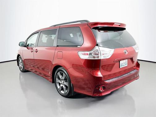 2016 Toyota Sienna SE