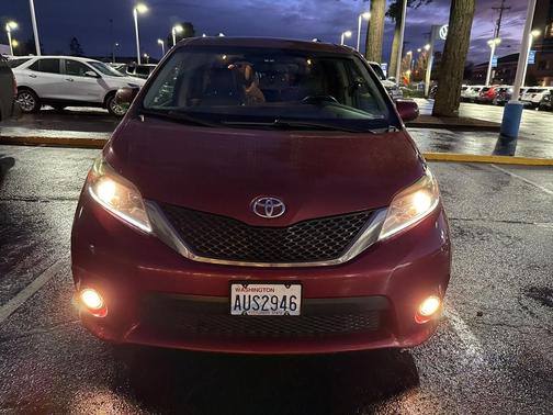 2016 Toyota Sienna SE