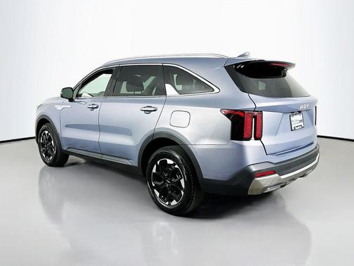 Everlasting Silver 2024 Kia Sorento S