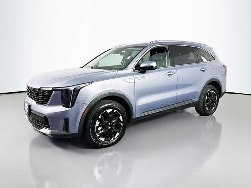 Everlasting Silver 2024 Kia Sorento S