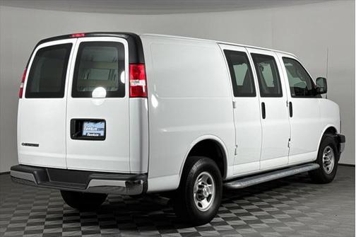 2022 Chevrolet Express 2500 RWD 2500 Regular Wheelbase WT