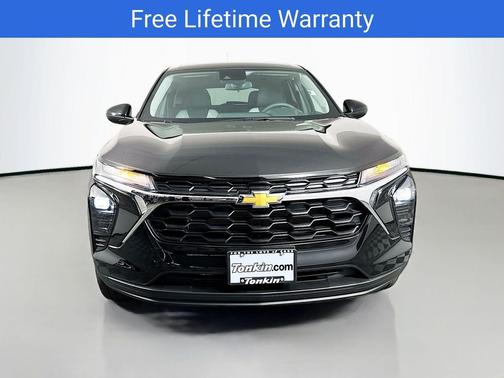 Mosaic Black Metallic 2026 Chevrolet Trax LS