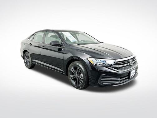 Deep Black Pearl 2024 Volkswagen Jetta 1.5T SE