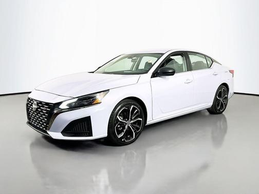 Gray Sky Pearl 2024 Nissan Altima SR FWD