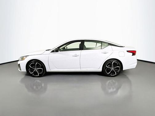 Gray Sky Pearl 2024 Nissan Altima SR FWD