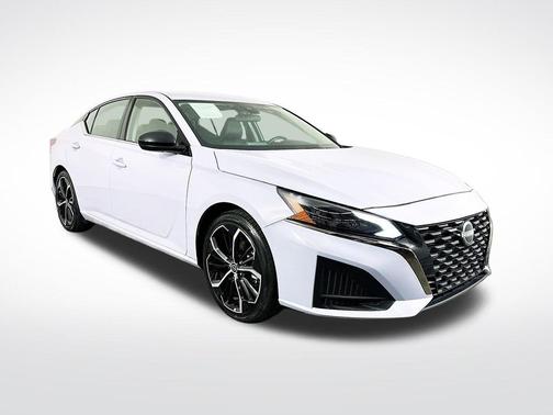 Gray Sky Pearl 2024 Nissan Altima SR FWD