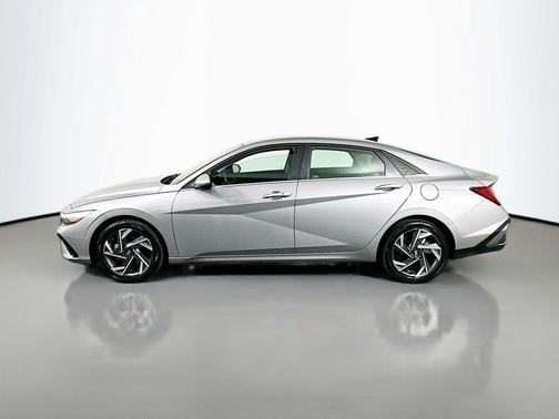 Fluid Metal 2025 Hyundai ELANTRA SEL
