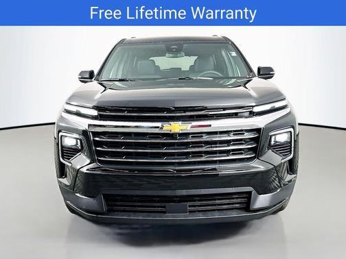 Mosaic Black Metallic 2026 Chevrolet Traverse LT