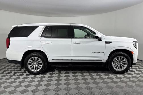 2023 GMC Yukon SLT