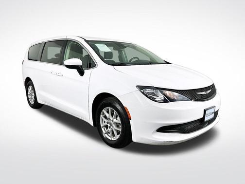 Bright White Clearcoat 2023 Chrysler Voyager LX