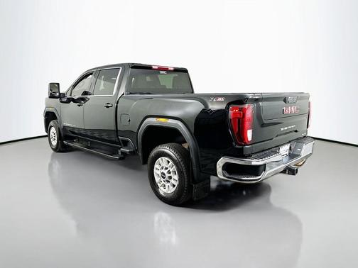 Onyx Black 2024 GMC Sierra 2500 SLE