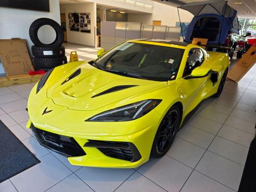 Accelerate Yellow Metallic 2021 Chevrolet Corvette Stingray w/3LT