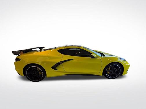 Accelerate Yellow Metallic 2021 Chevrolet Corvette Stingray w/3LT