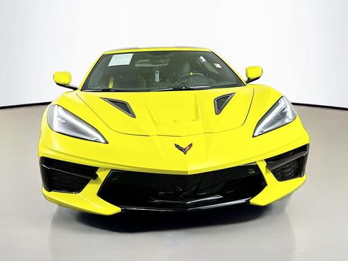 Accelerate Yellow Metallic 2021 Chevrolet Corvette Stingray w/3LT