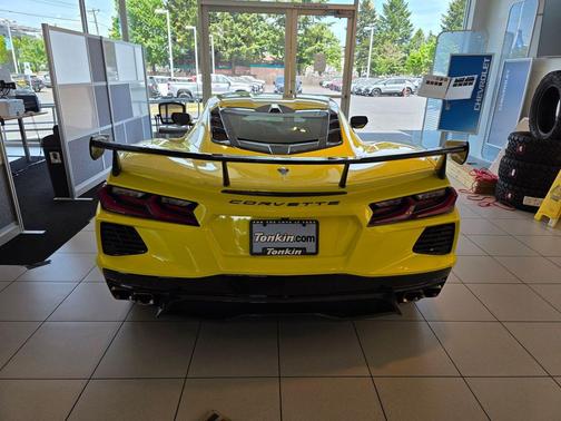 Accelerate Yellow Metallic 2021 Chevrolet Corvette Stingray w/3LT