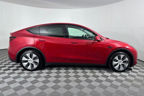 2022 Tesla Model Y Long Range Dual Motor All-Wheel Drive