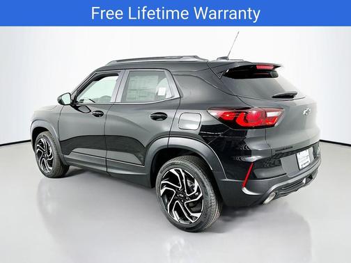 Mosaic Black Metallic 2026 Chevrolet Trailblazer RS