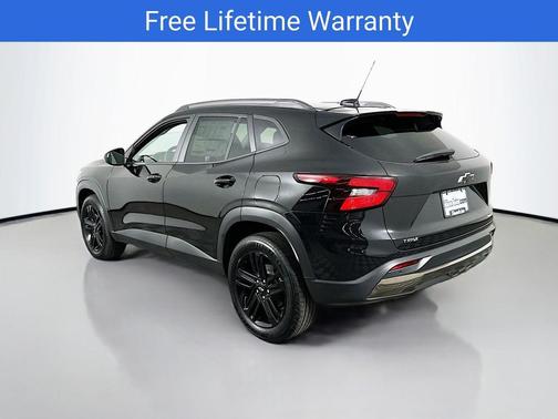 Mosaic Black Metallic 2026 Chevrolet Trax FWD ACTIV