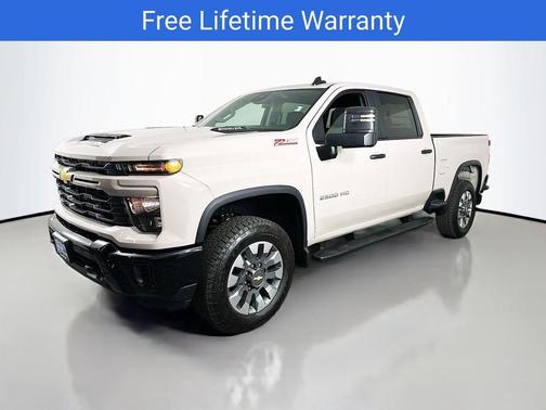 White Sands 2026 Chevrolet Silverado 2500 Custom