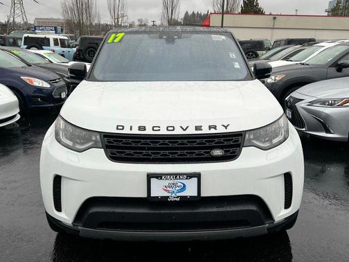 White 2017 Land Rover Discovery HSE LUXURY
